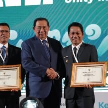 Bupati H Abdul Hadi Terima Penghargaan Bergengsi Atas Status Eleminasi Malaria