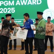 Dukung Pendidikan Madrasah, Bupati Balangan Teirma PGM Award 2025