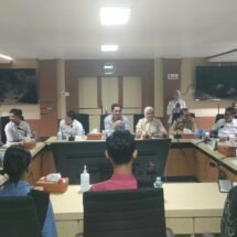 Sambangi Kantor DPRD HSU, Finalis Nanang Galuh Sampaikan Program